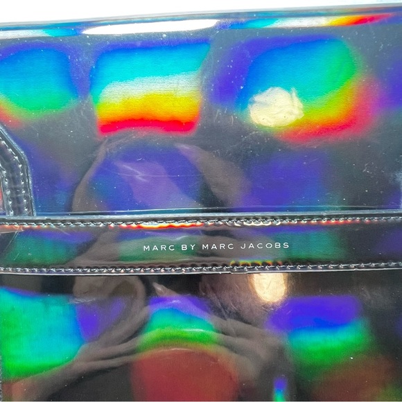 MARC By Marc Jacobs Halographic Iridescent Apple iPad mini Kindle Sleeve Case - Picture 2 of 7